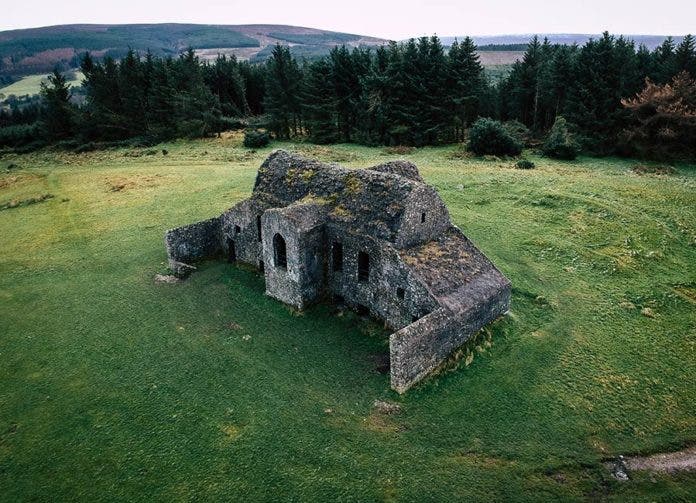 The-Hellfire-Club-Dublin-Ireland-696x503