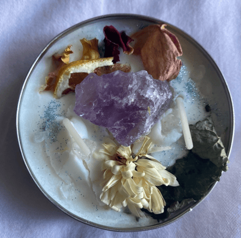 contains amethyst and clear Quartz candles.